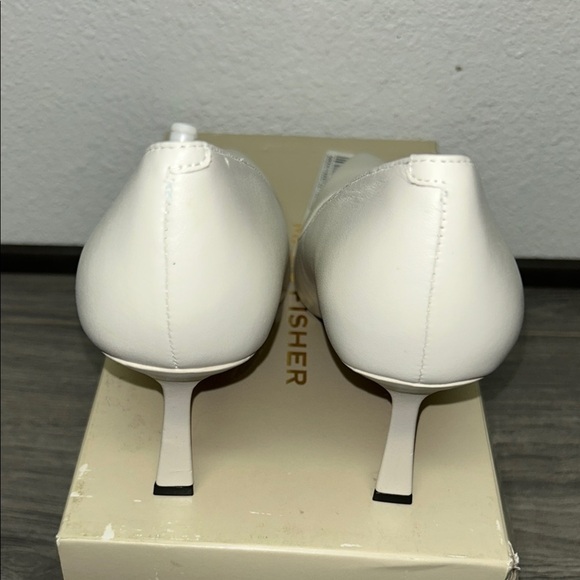 Marc Fisher Women's Relka Pointy Toe Pumps - Picture 5 of 7